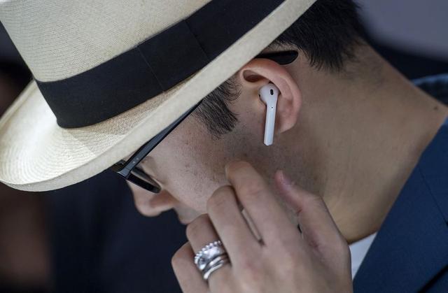 苹果宣布推迟发售无线耳机AirPods 只因技术不过关