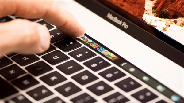 苹果2016款MacBook Pro创新放慢，微软Surface天赐良机