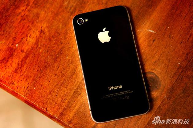 iPhone 4的双面玻璃设计影响了后续智能手机的设计